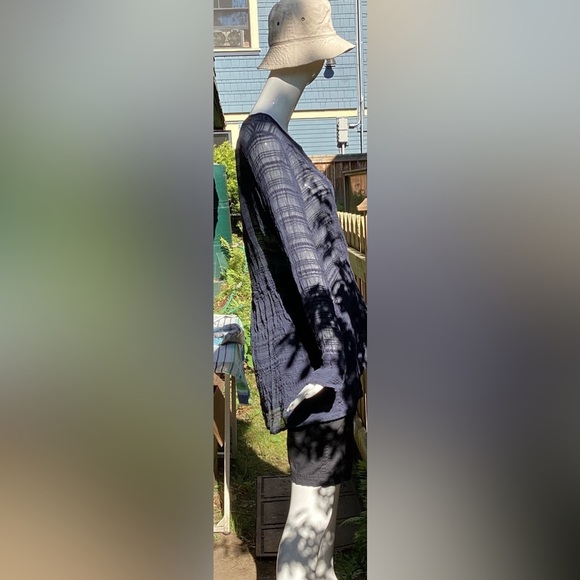 Grizas sheer long sleeve blue top XL
Soft fine fabric with some stretch - Picture 4 of 13